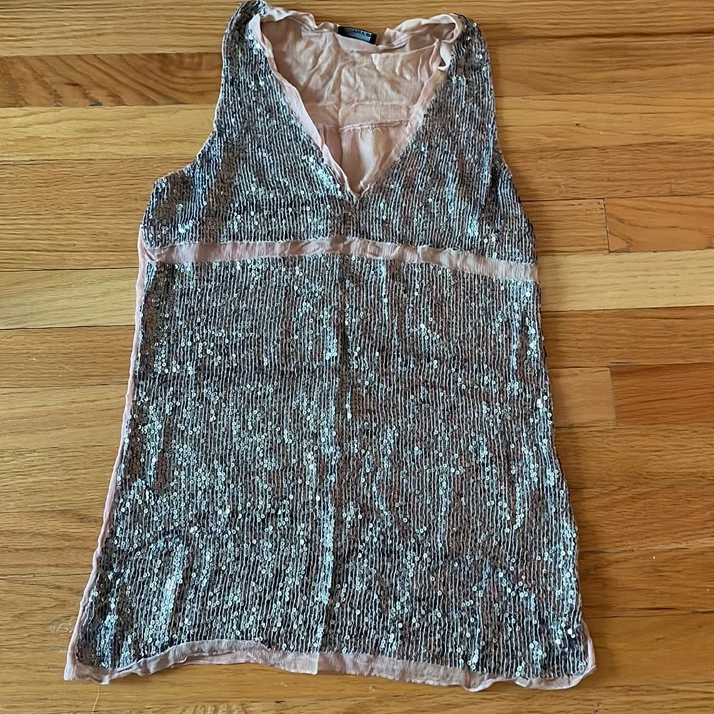 Beautiful sequin top - Picture 3 of 7
